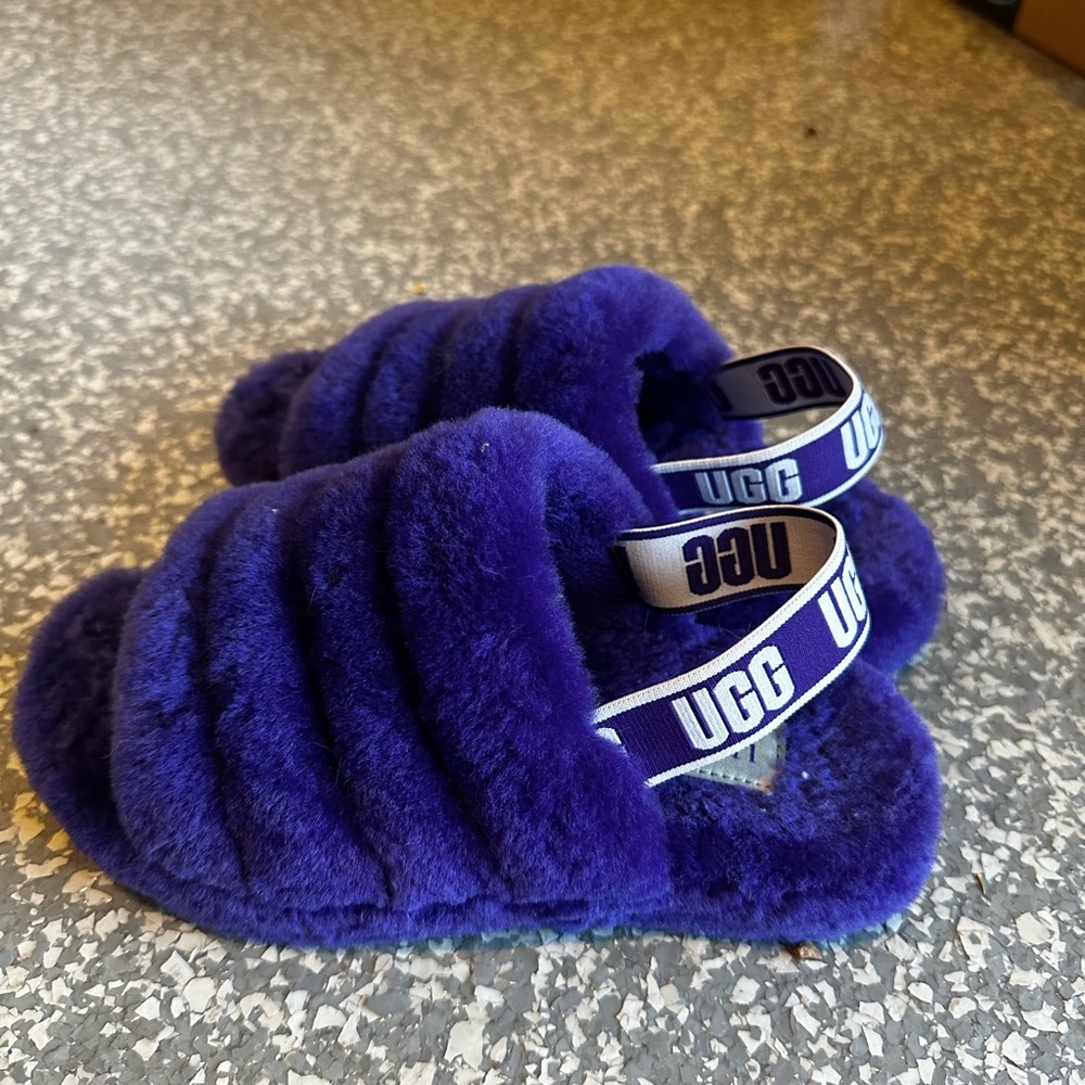 UGG Fluff Yeah Slides- Kids size 2- Purple
